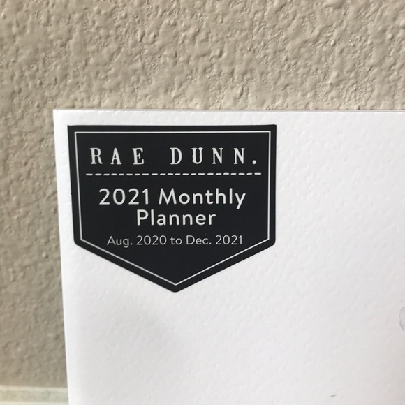 {{SOLD}} Rae Dunn NWT 2021 Planner - Picture 2 of 6